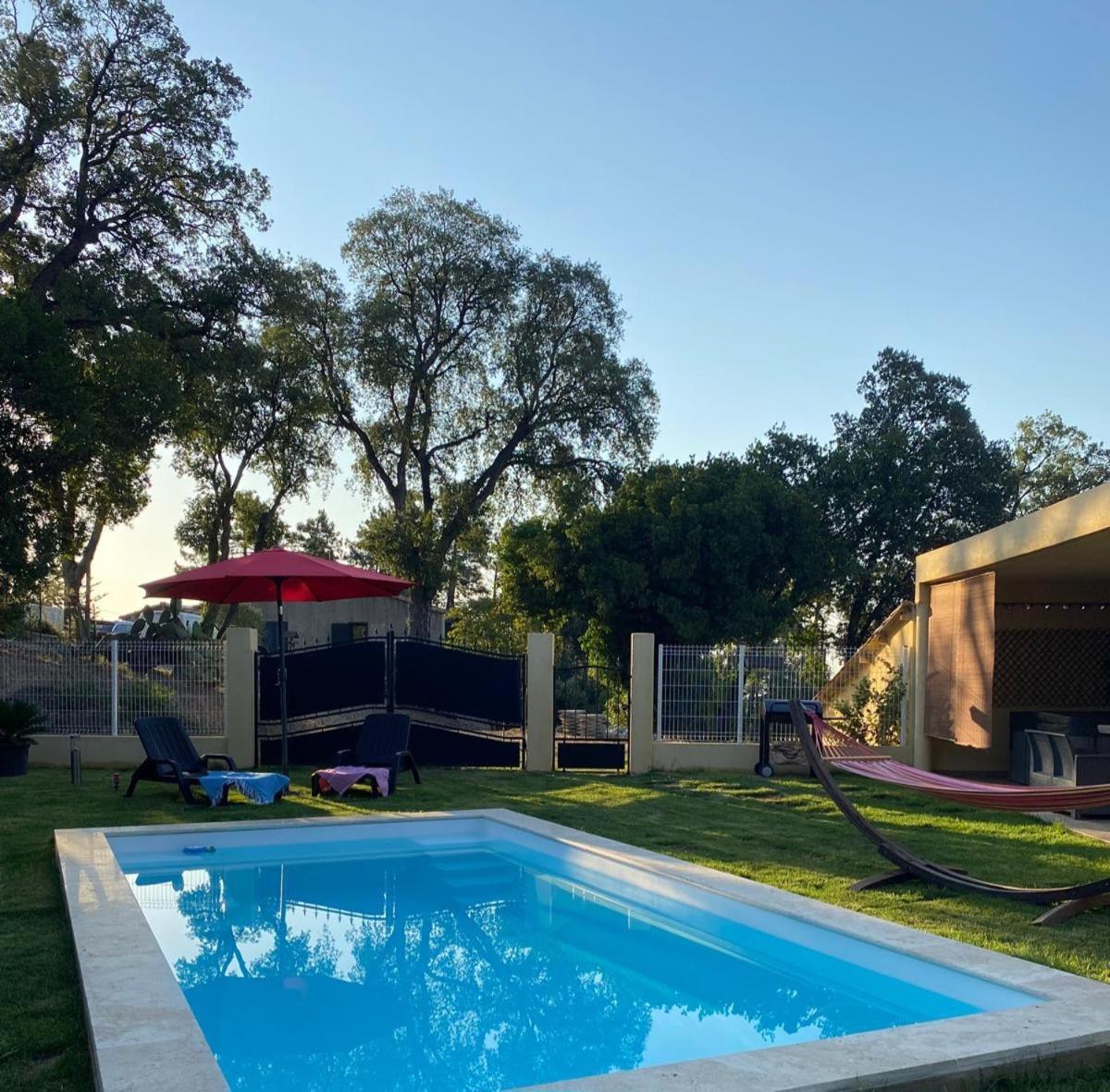 セルヴィオーヌAgreable Rez De Jardin Avec Piscine Et Jacuzziアパートメント エクステリア 写真